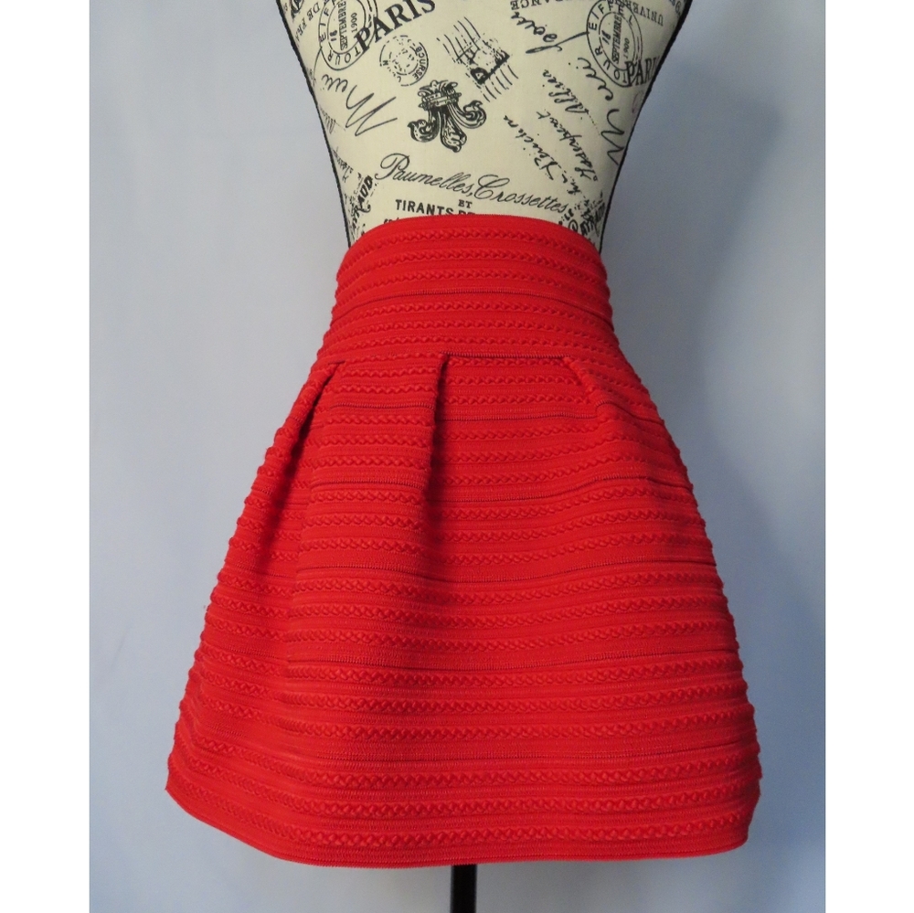Red Flared H&M Skirt 🔥